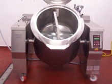 Indirect Electric Mobile Cooking Kettle with Mixer for Sauces.